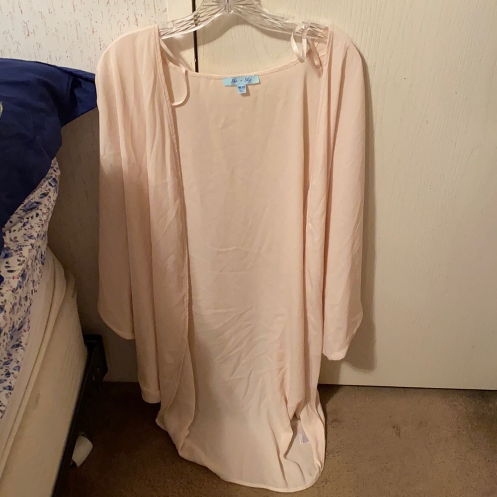 One size (fits 10-12, my opinion) cream cardigan